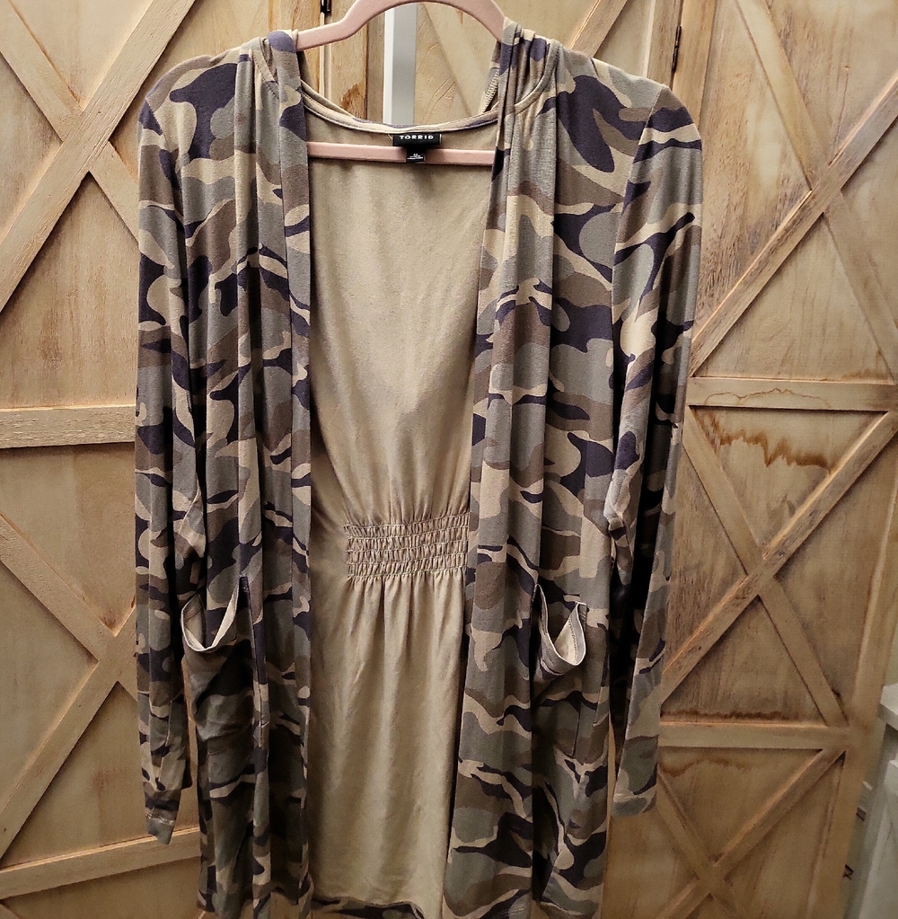 NWOT torrid Size 0 camo cardigan
